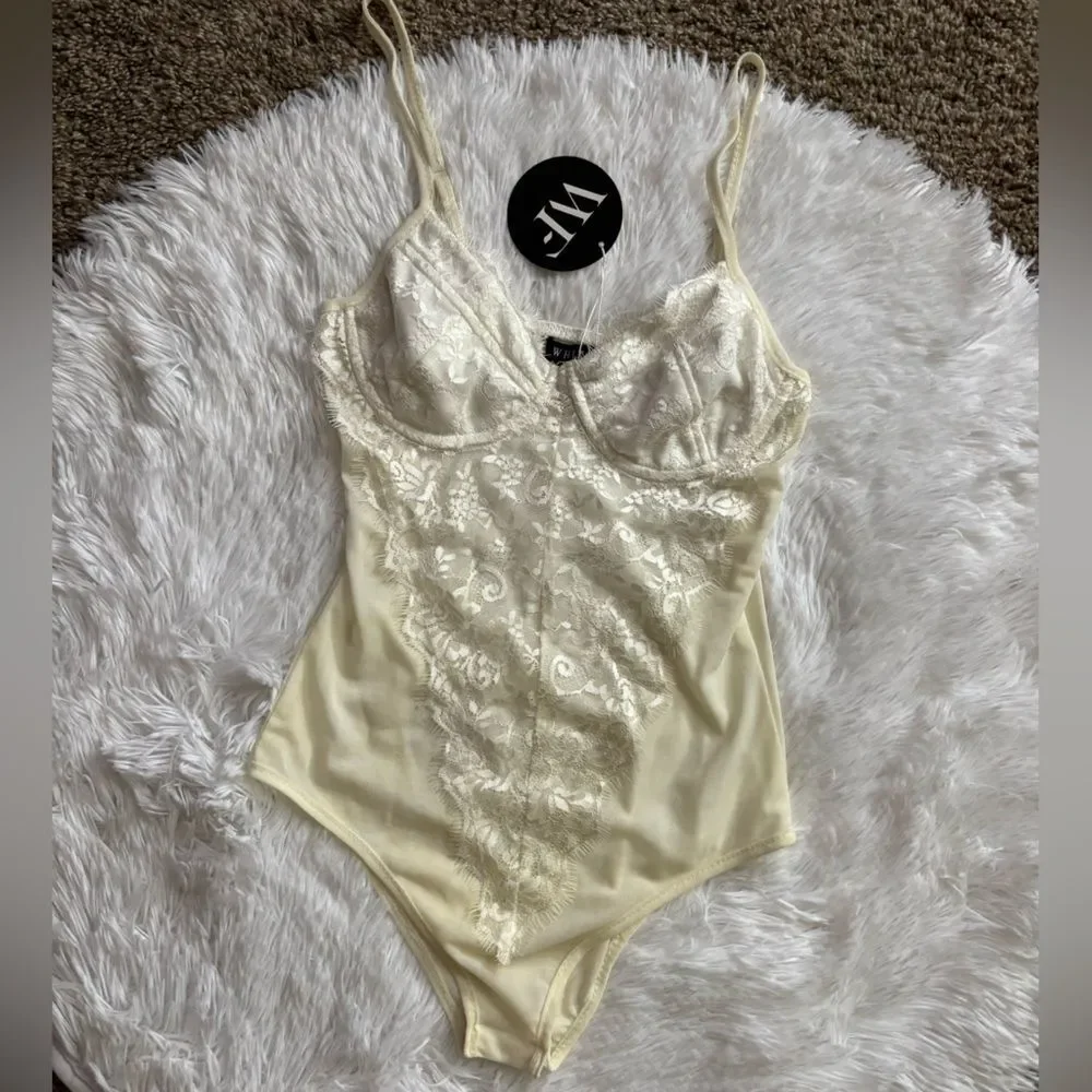 White Fox Boutique Bodysuit New Cream‎ Sheer Lace Sexy Womens Size Medium